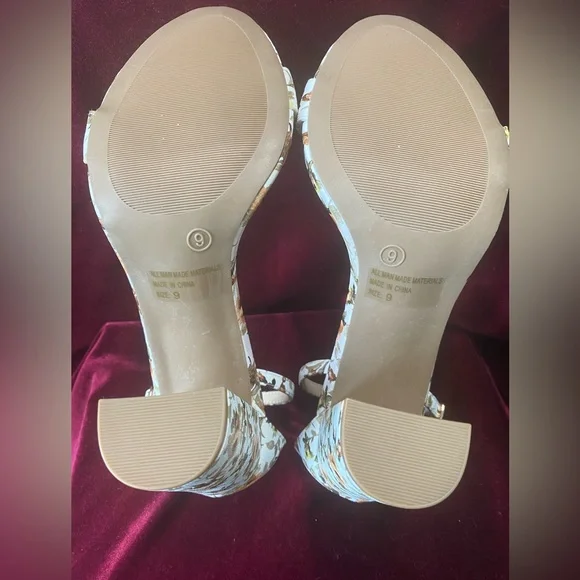 Women's Hi-Chunk High Heel Pump Sandals - Picture 3 of 3